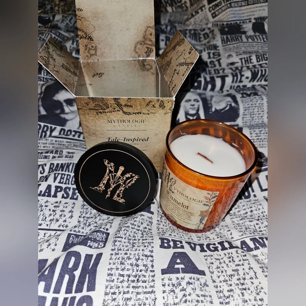 Mythologie Camelot 8 Oz Candle SOLD OUT - Picture 3 of 4